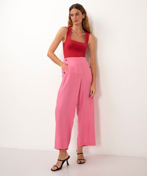 calça de viscose reta cintura alta com botões rosa