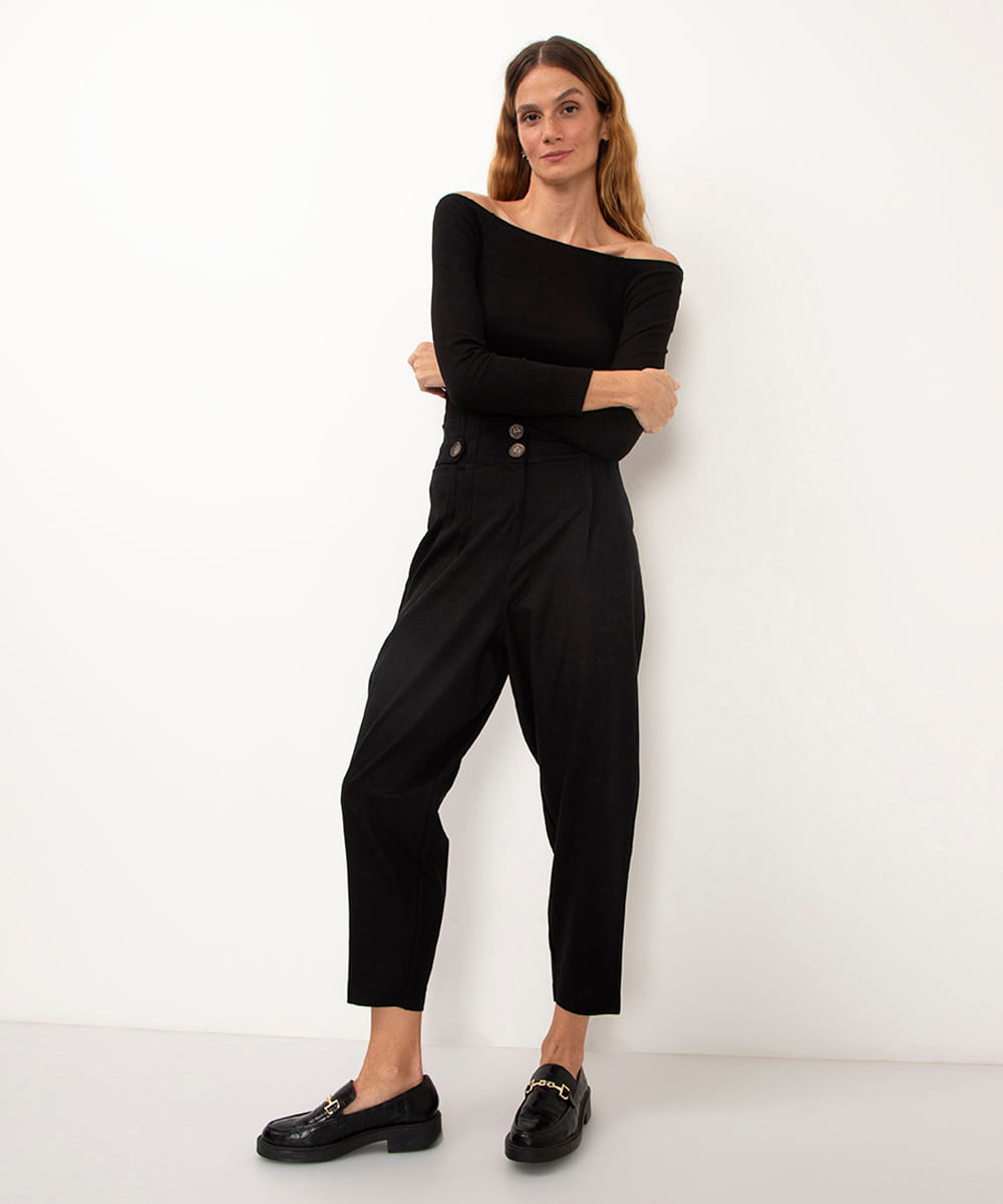 calça clochard de viscose com botão preto