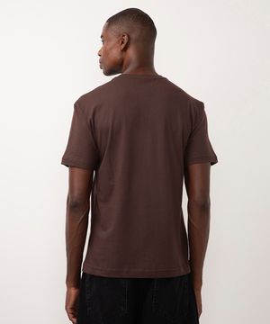 camiseta de algodão manga curta estampada marrom