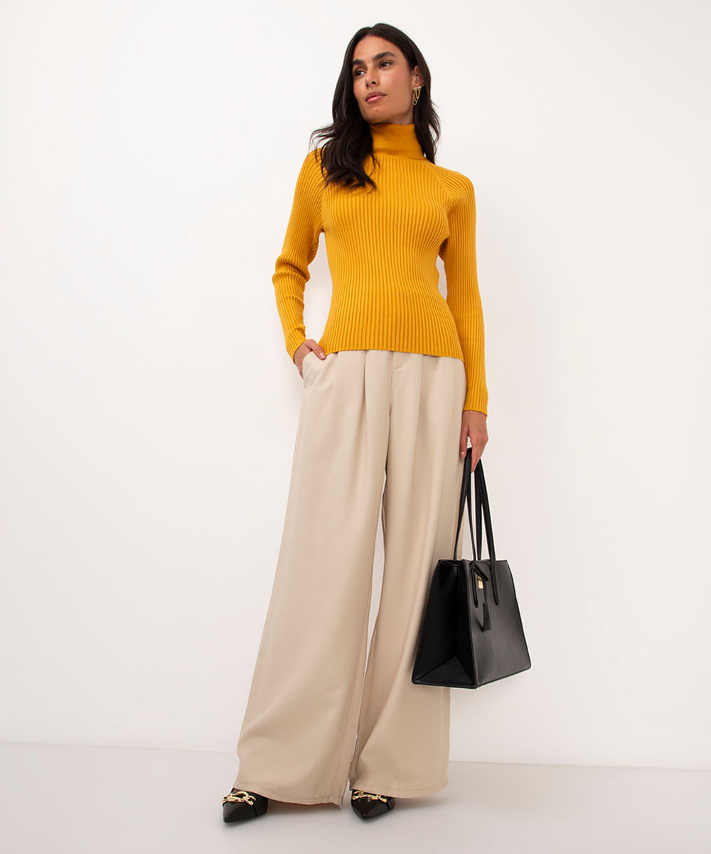 suéter de tricot canelado gola alta amarelo