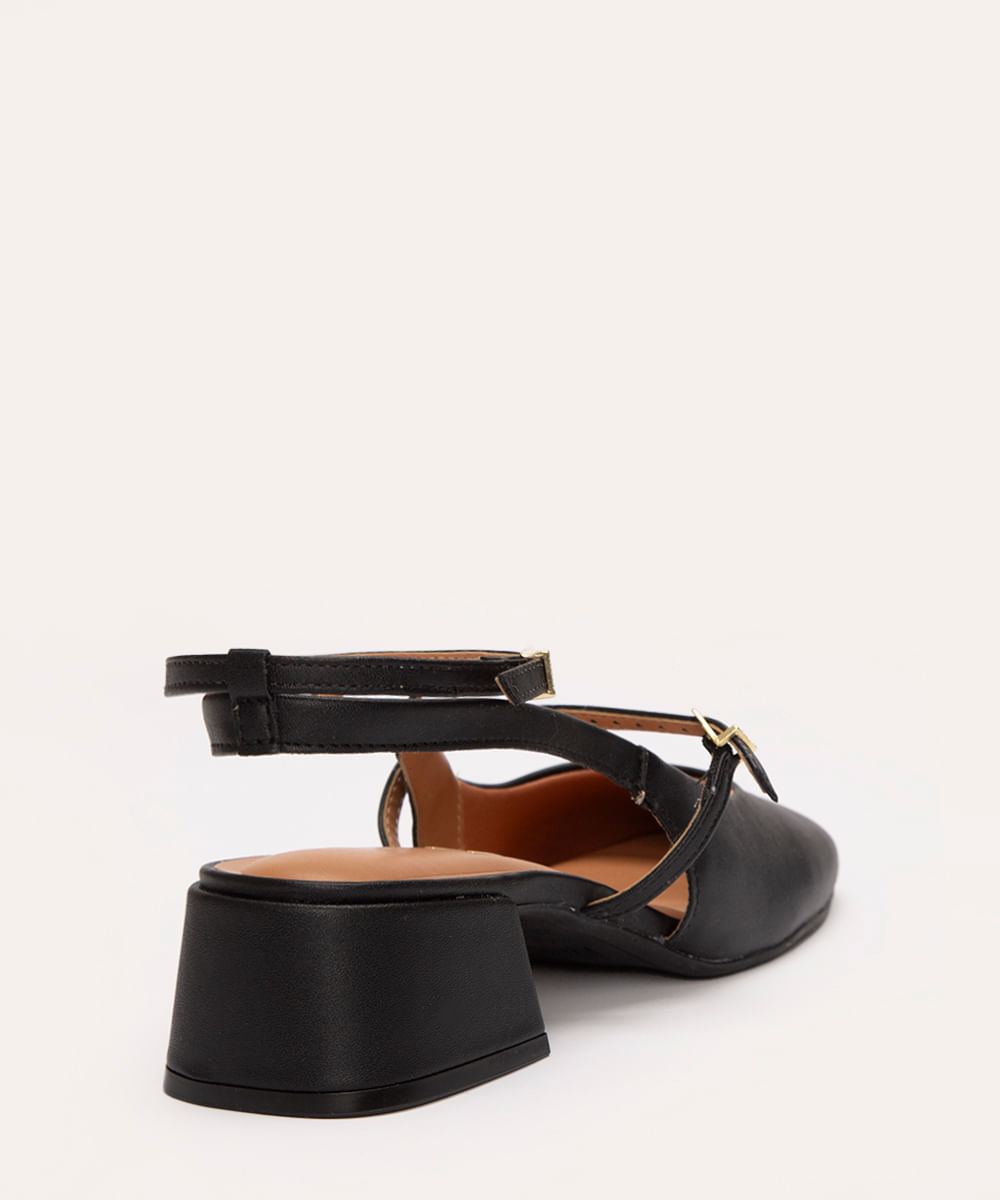 scarpin salto baixo fivela vizzano preto