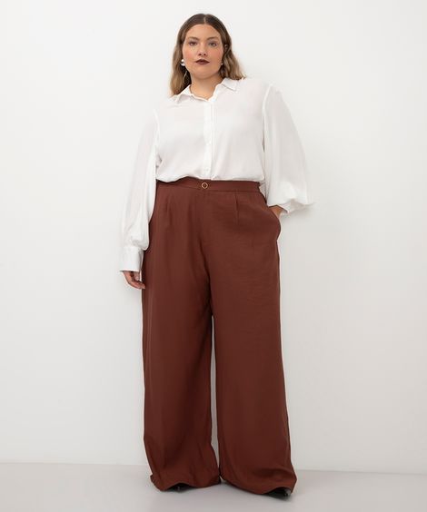 calça de alfaiataria feminina com pregas plus size marrom
