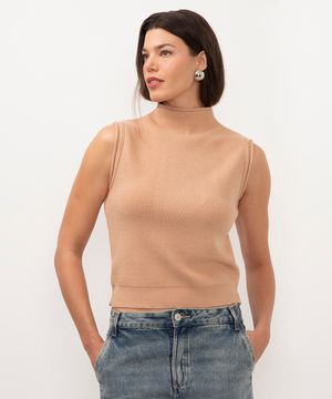 colete de tricot gola alta bege