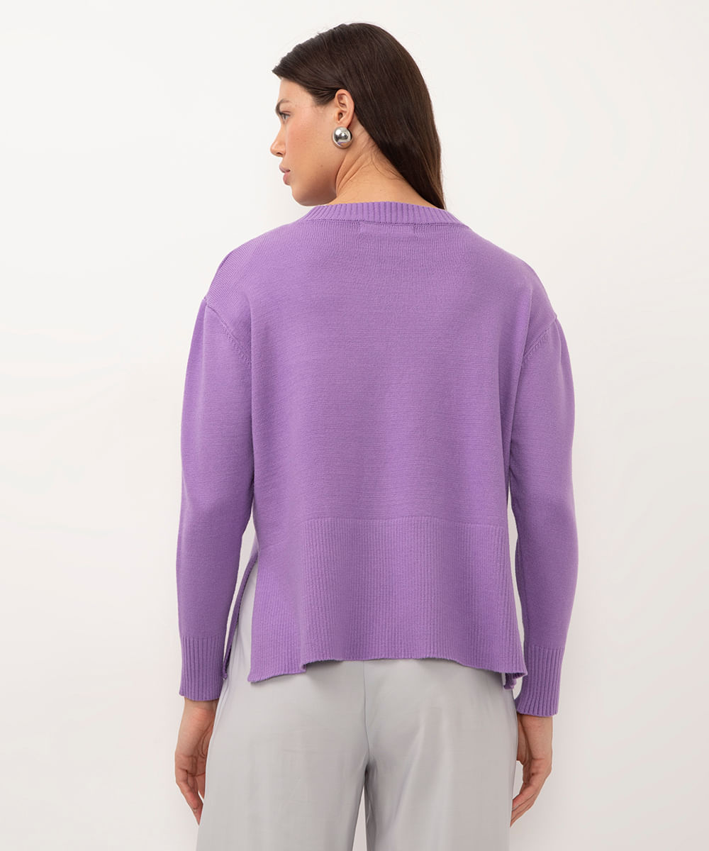 suéter de tricot com fendas lilás