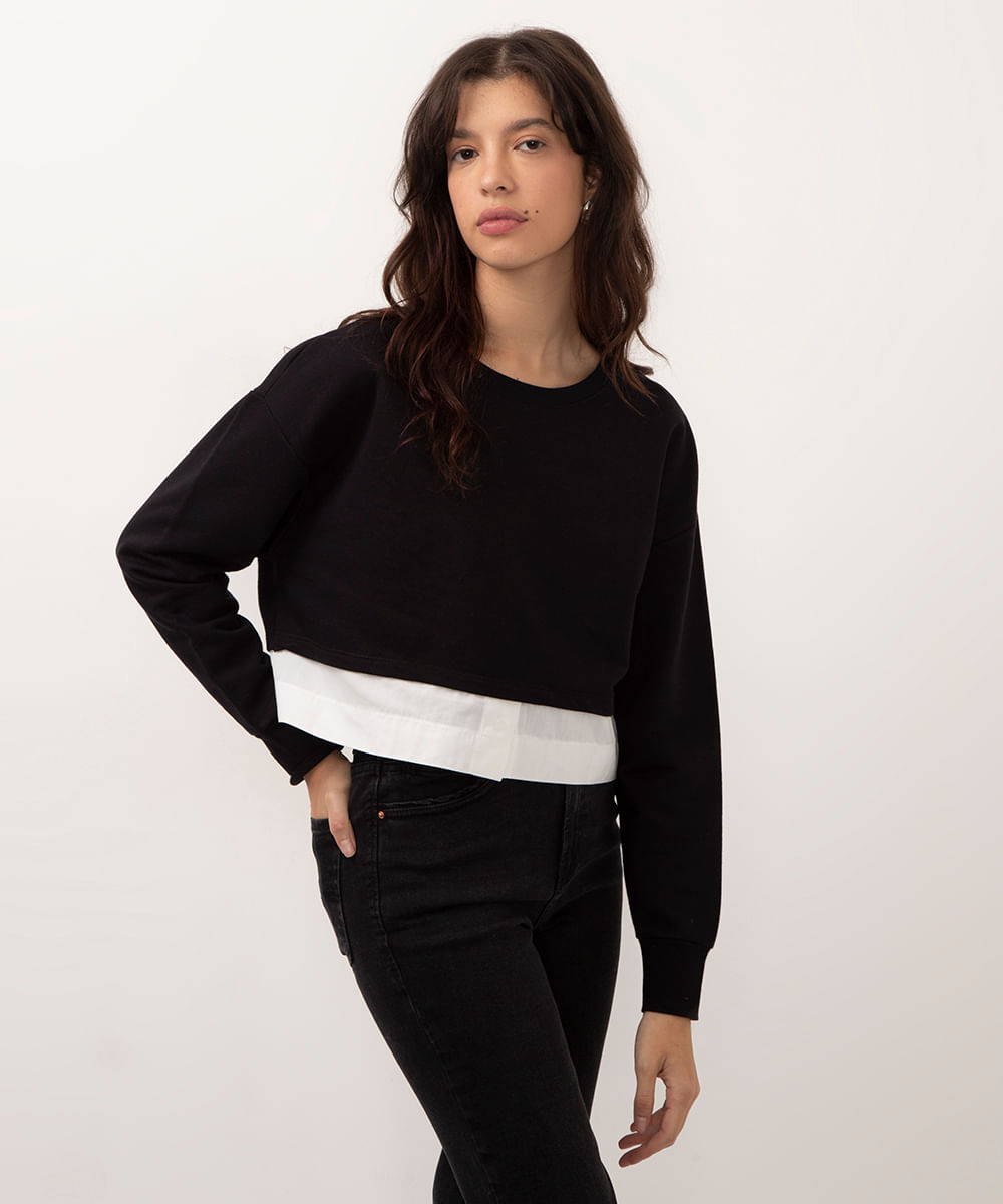 blusão cropped de moletom com sobreposição preto