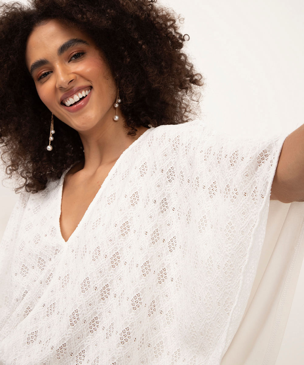 blusa de viscose rendada manga morcego off white