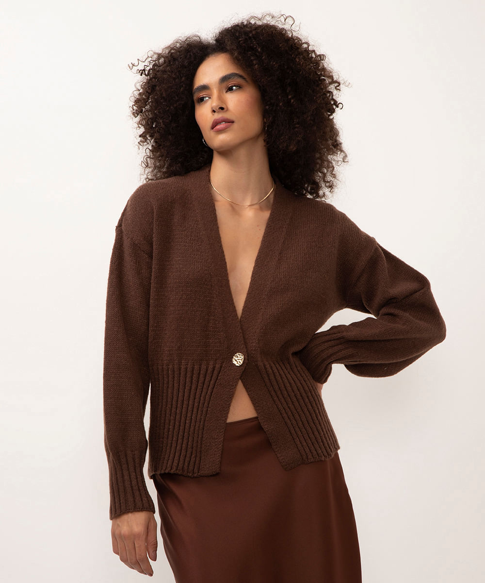 cardigan manga longa decote v com botão marrom