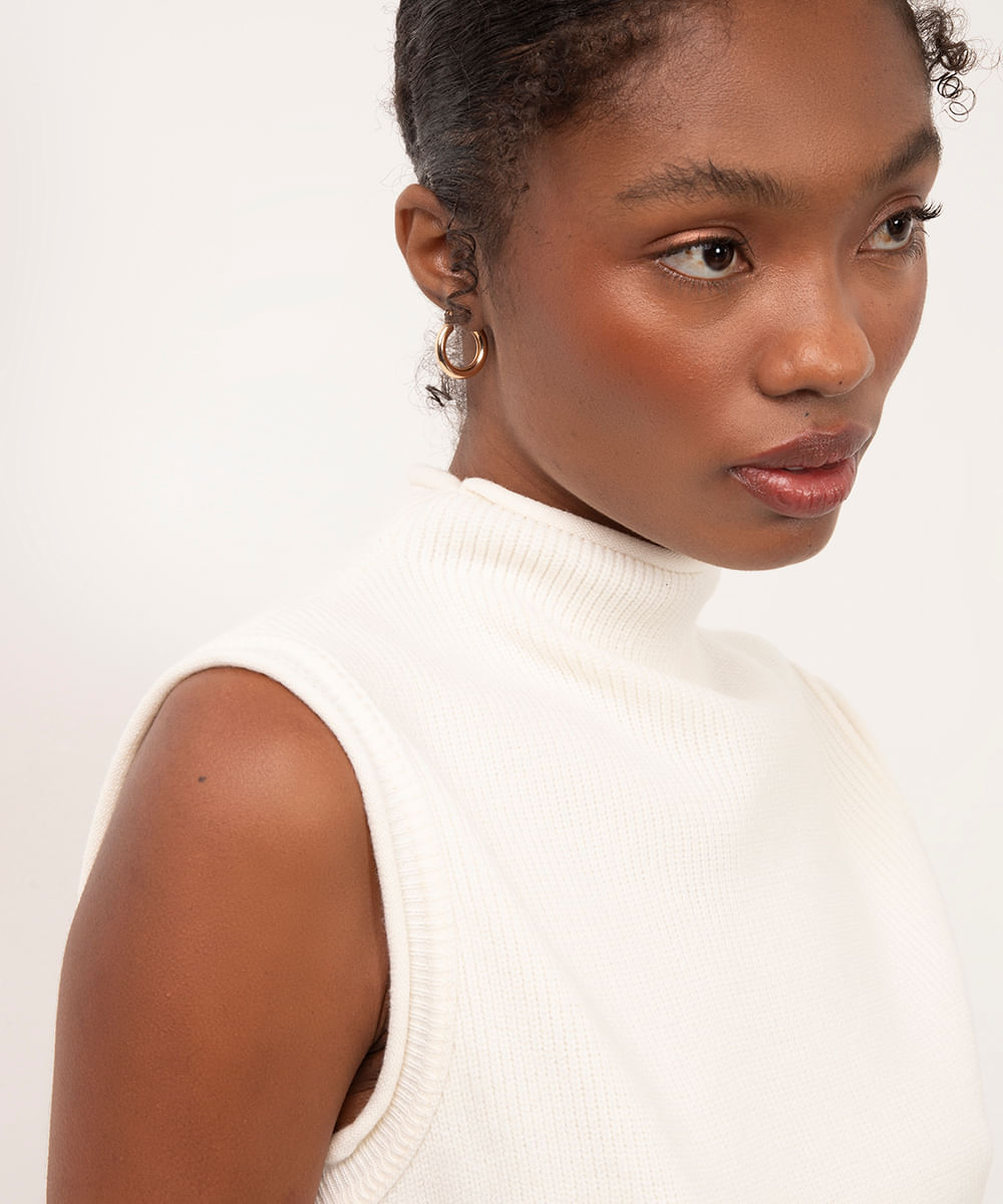 colete de tricot gola alta off white