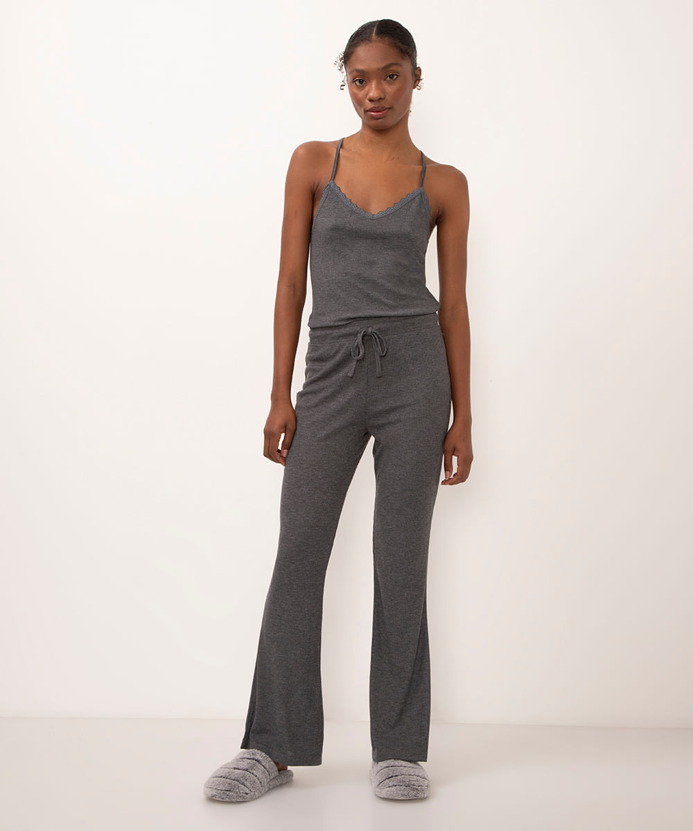 calça de pijama flare cinza