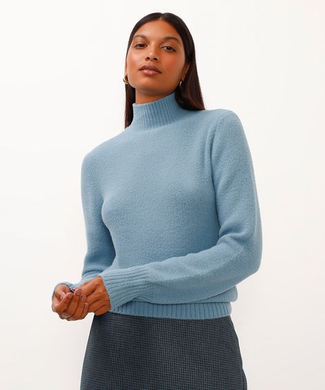 suéter de tricot gola alta azul