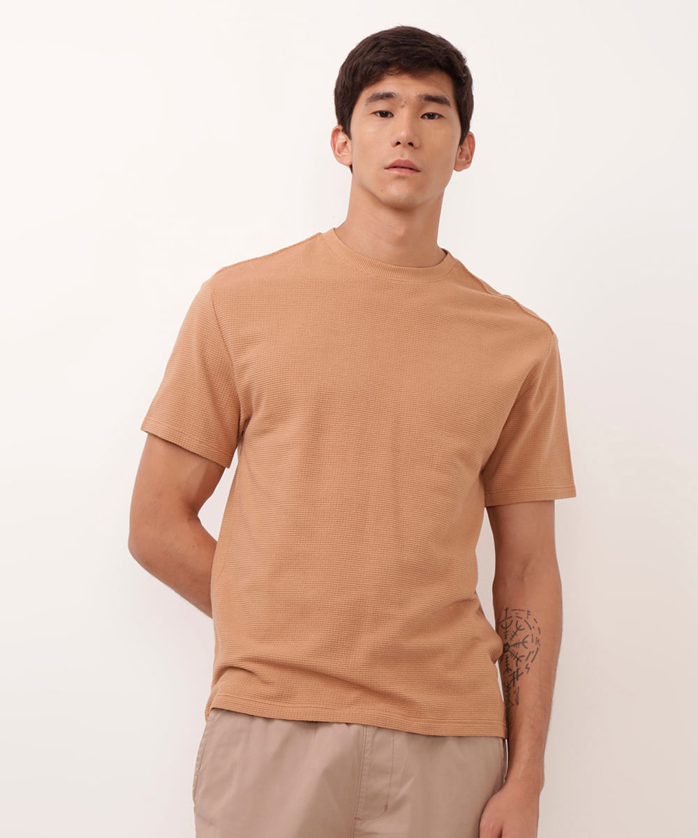 camiseta de algodão texturizada marrom