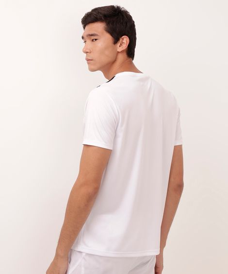 camiseta masculina esportiva com listras branca