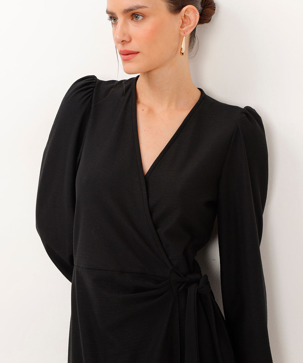 vestido midi transpassado manga bufante preto