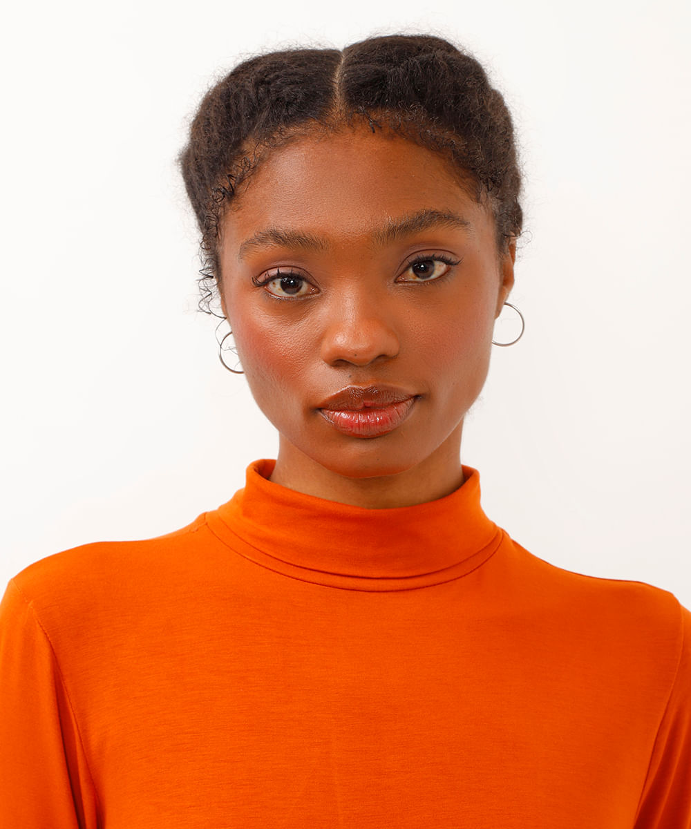 blusa básica manga longa gola alta laranja