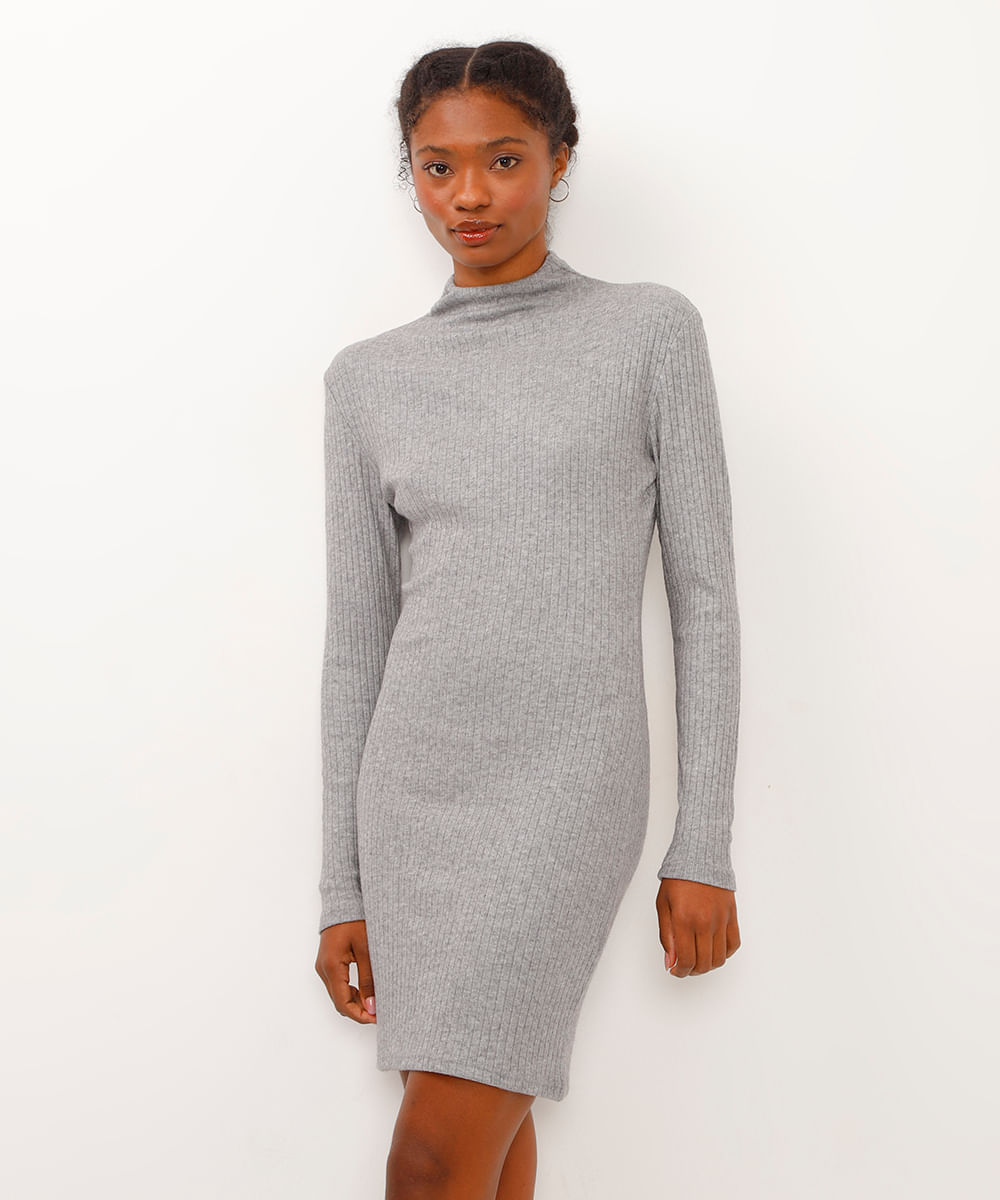 vestido de tricot curto gola alta cinza