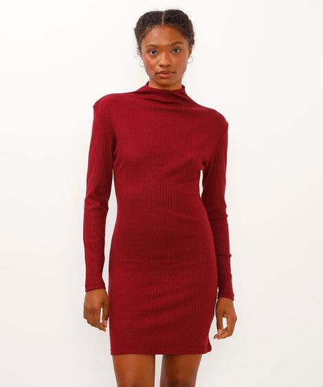 vestido de tricot curto gola alta vinho