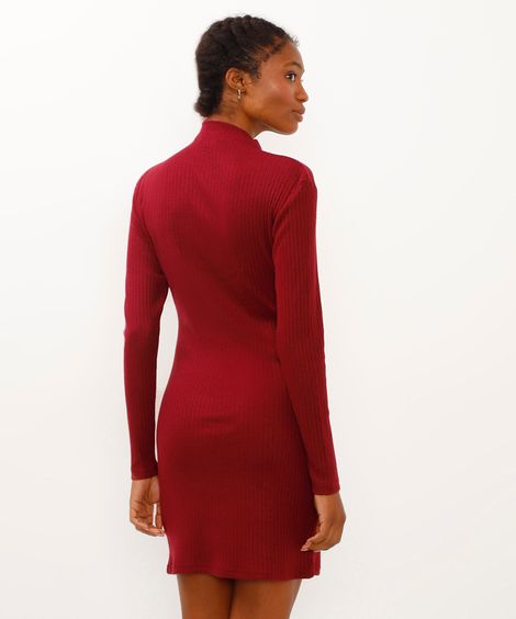 vestido de tricot curto gola alta vinho