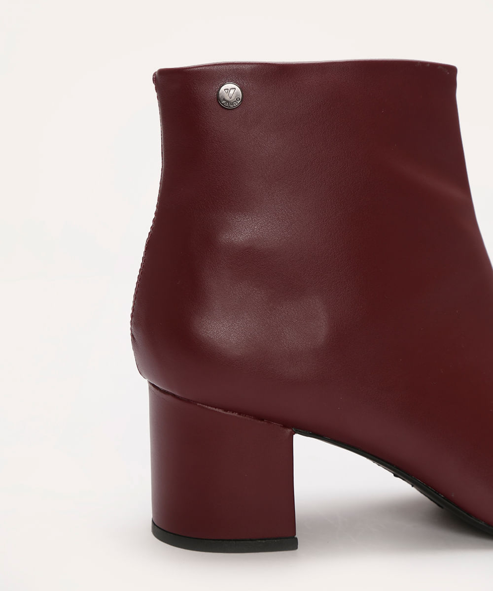 bota salto baixo bico quadrado via uno vinho