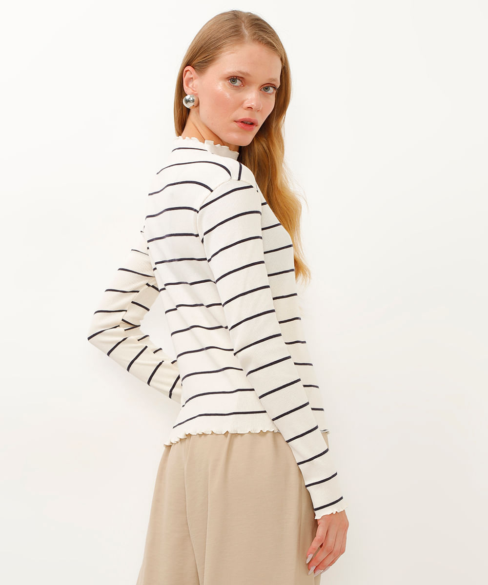 blusa de tricot gola alta listrada off white