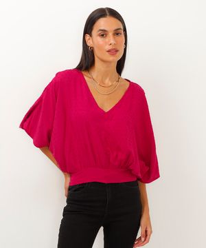 blusa bata de viscose cropped com textura em poá rosa