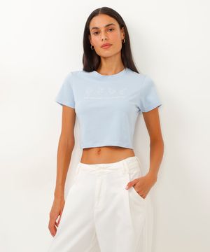 camiseta de algodão peruano cropped bordada flores azul