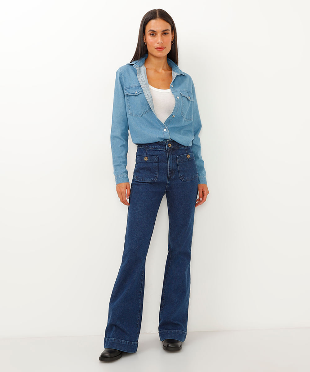 calça jeans flare cintura super alta com bolsos azul