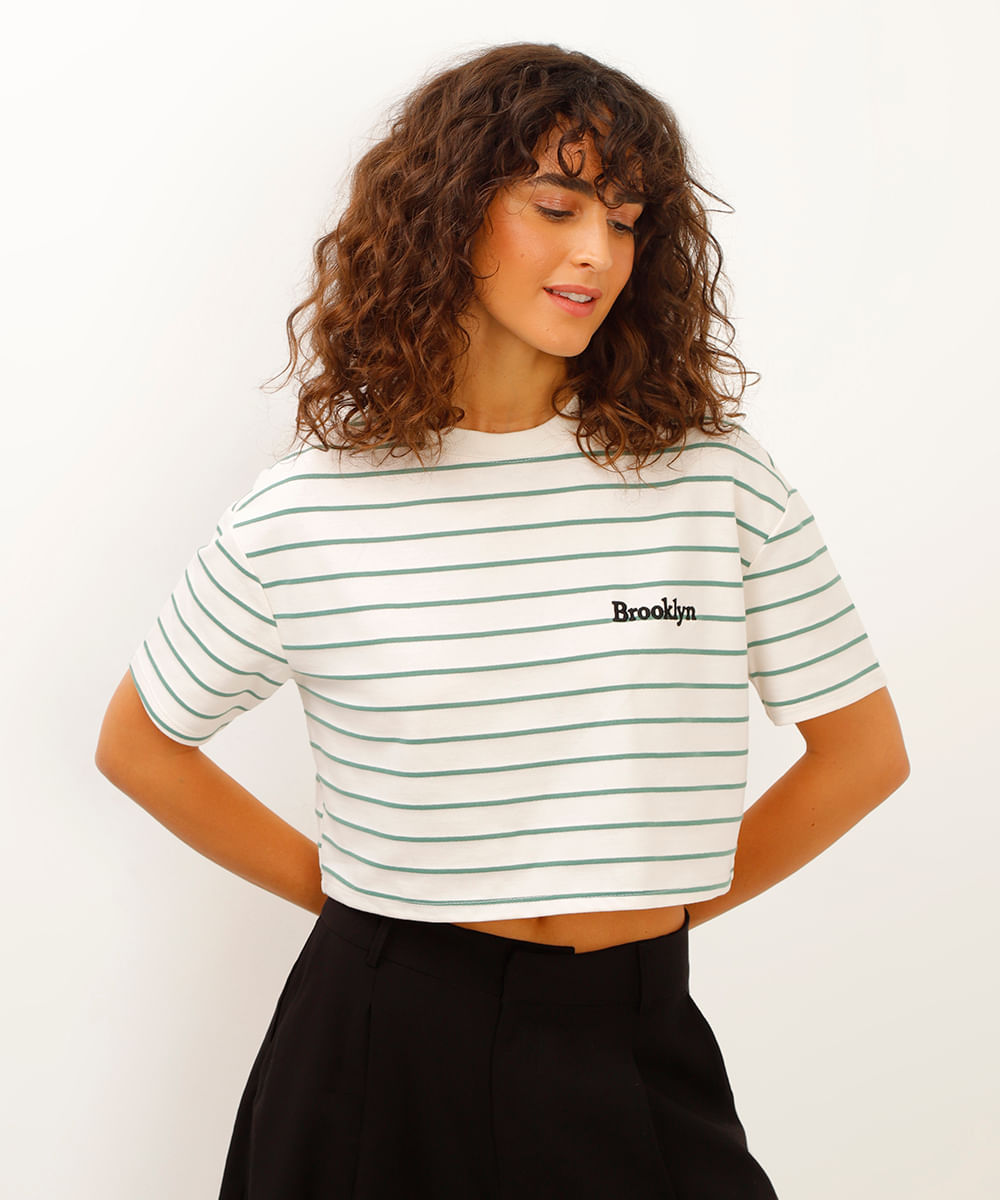 camiseta de moletinho cropped listrada verde