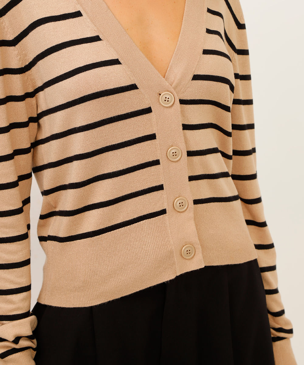 cardigan de tricot cropped listrado - areia