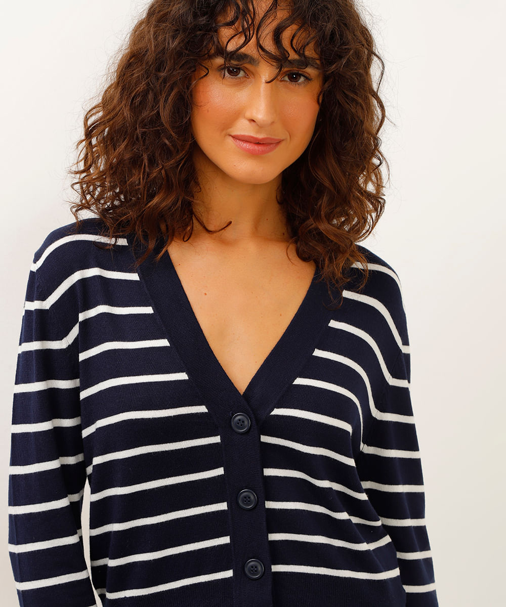 cardigan de tricot cropped listrado - azul marinho