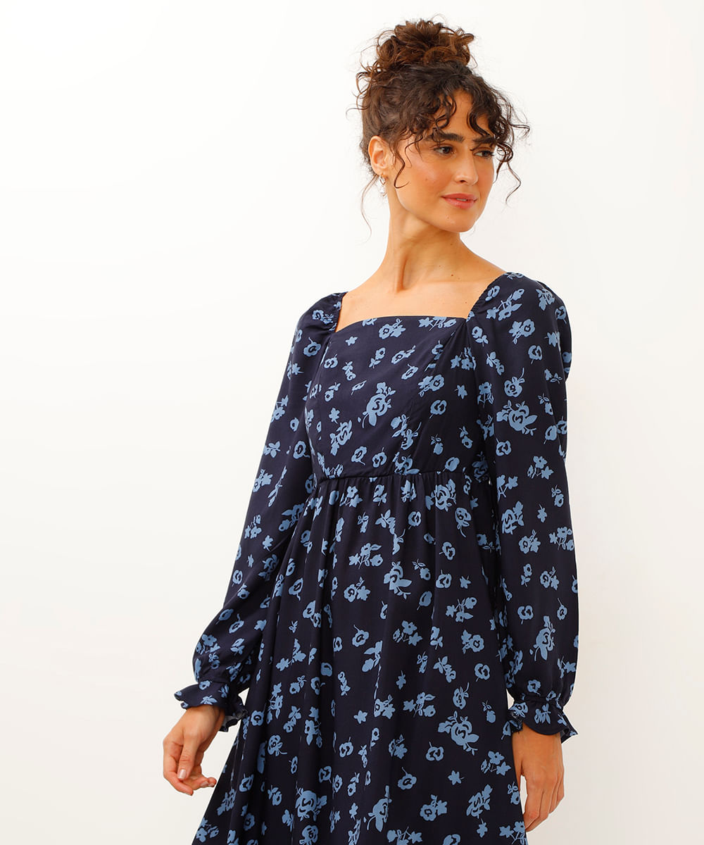 vestido midi floral azul marinho
