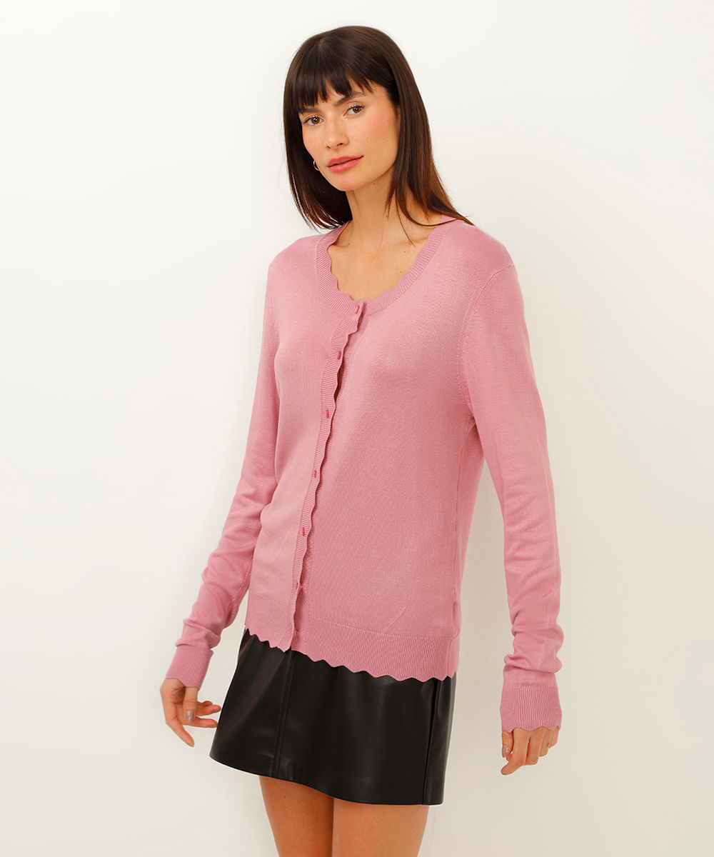 cardigan de tricot com botões lilás