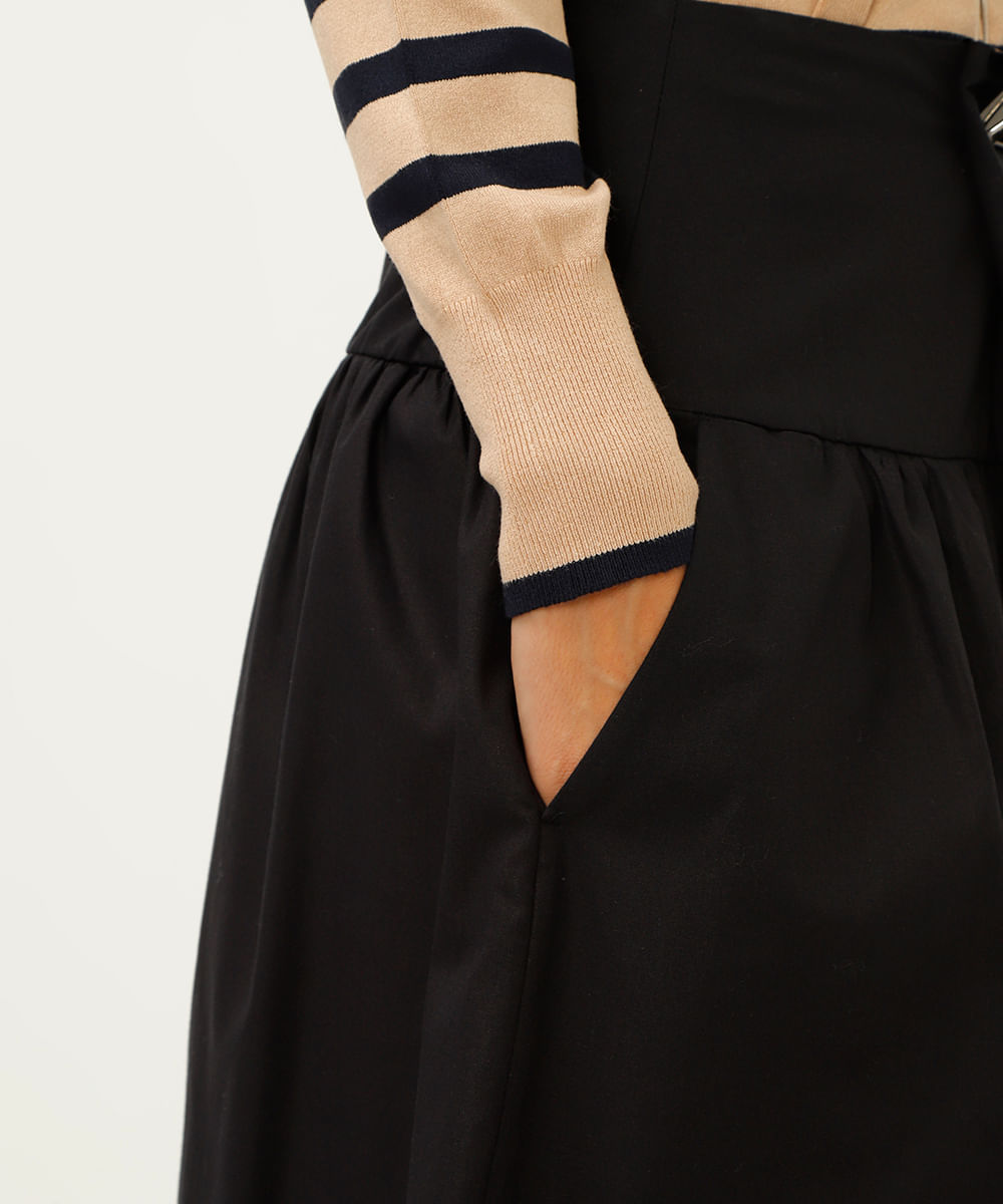 saia midi com bolsos preto