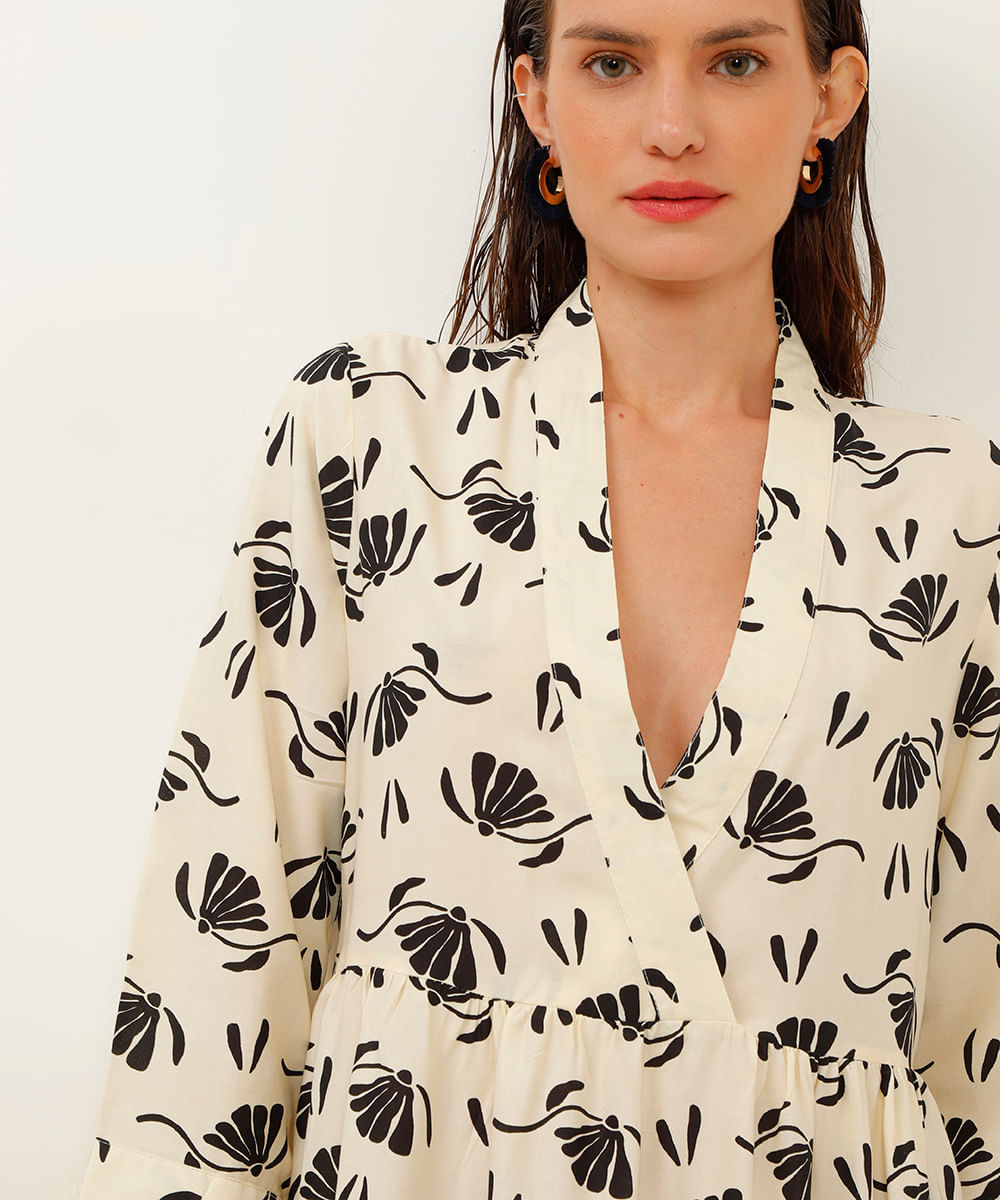 vestido de viscose decote V floral bege