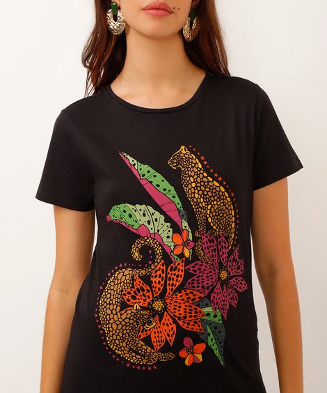 Camiseta de Algodão Onça Pintada com Flores Manga Curta Decote Redondo  Preta