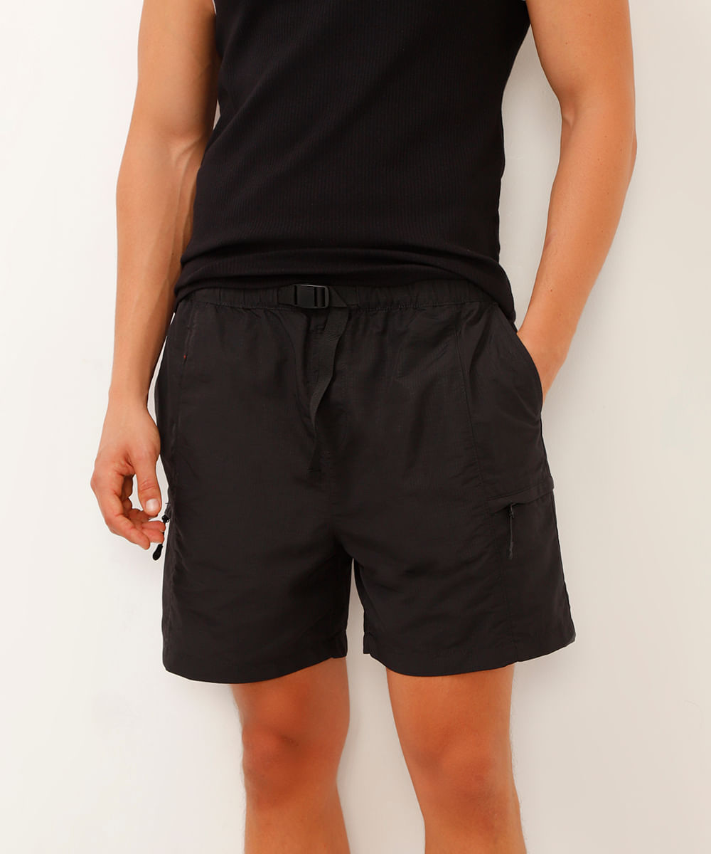 short texturizado com bolsos preto