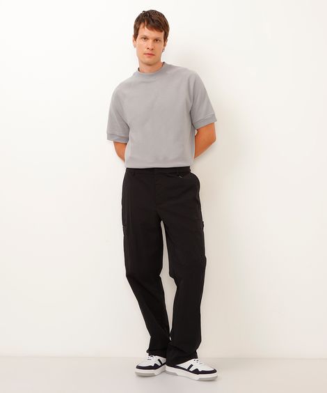 calça wide leg cargo texturizada preta