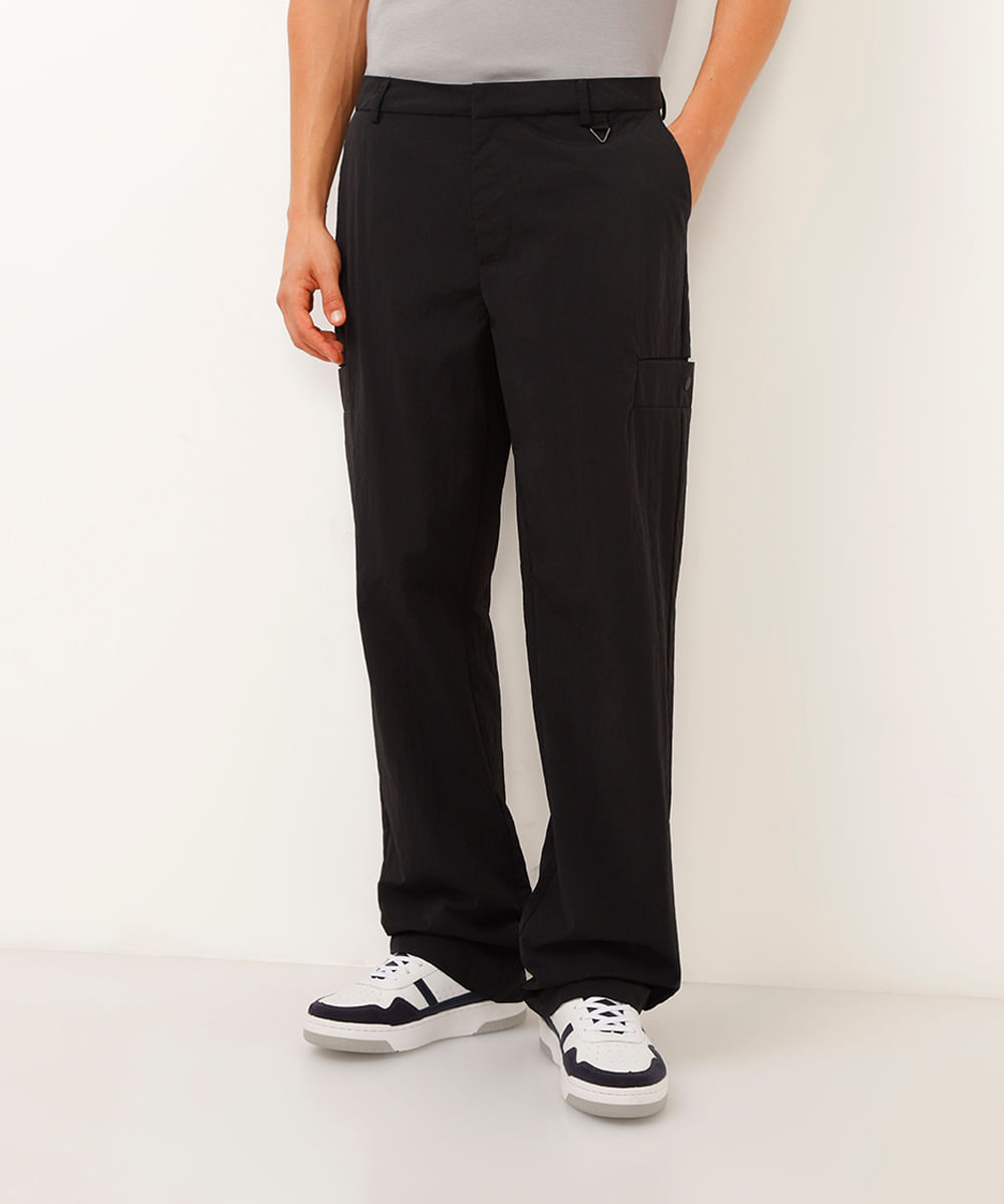 calça wide leg cargo texturizada preta
