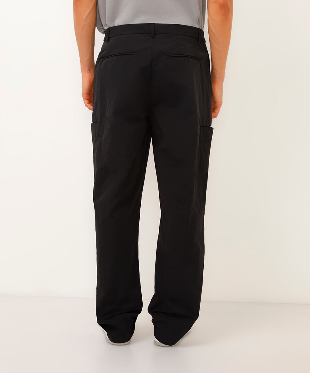 calça wide leg cargo texturizada preta
