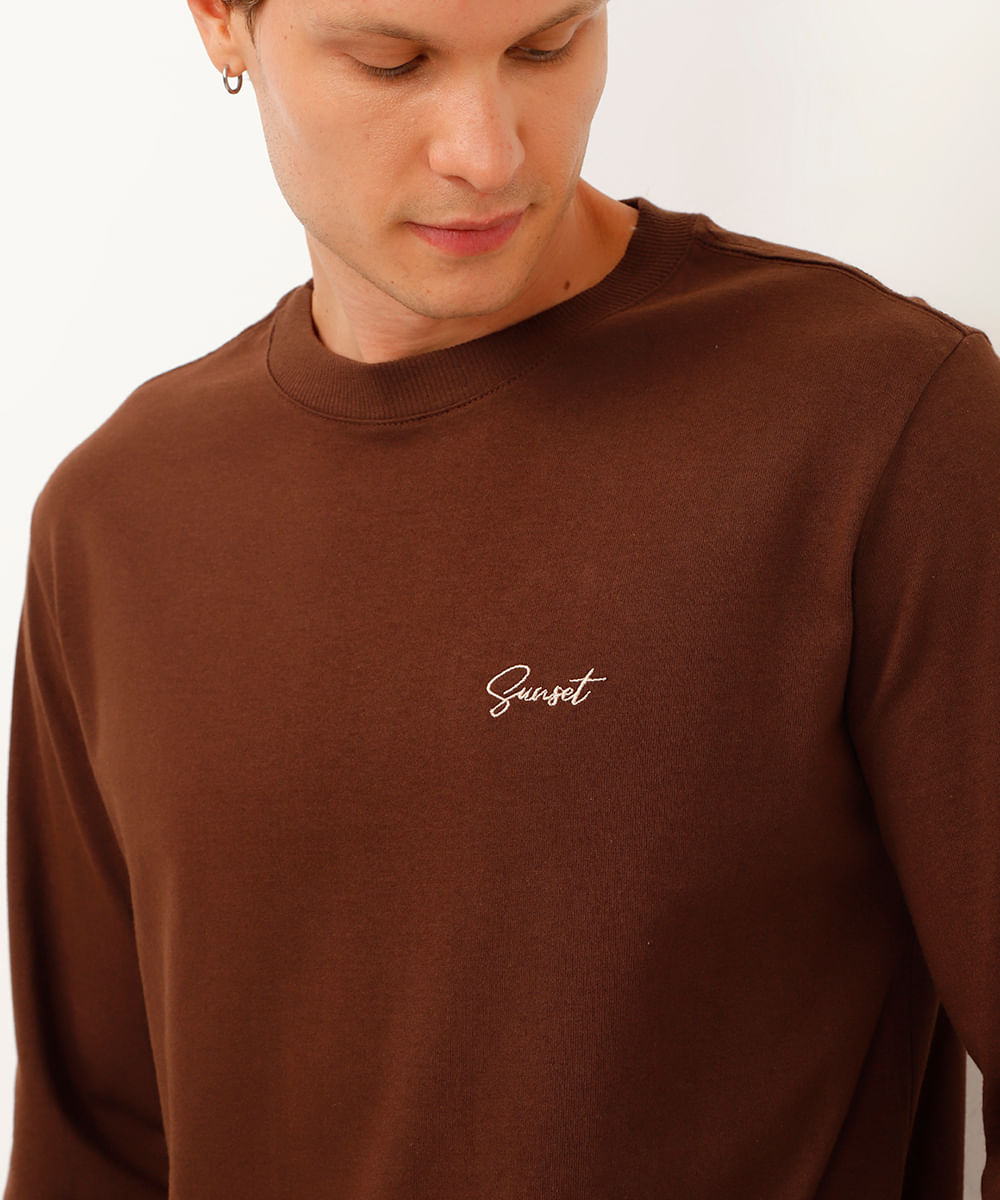 camiseta de moletinho sunset bordada marrom