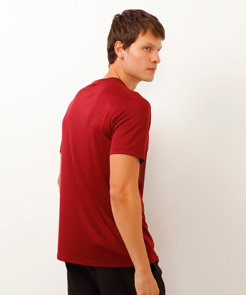 camiseta esportiva listras vinho
