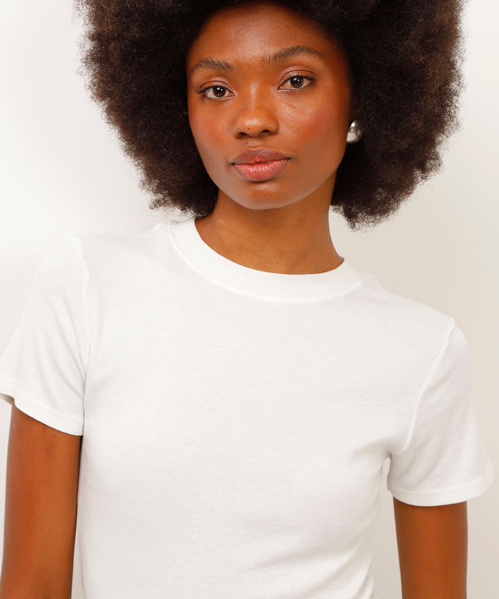 camiseta de viscose manga curta canelada off white
