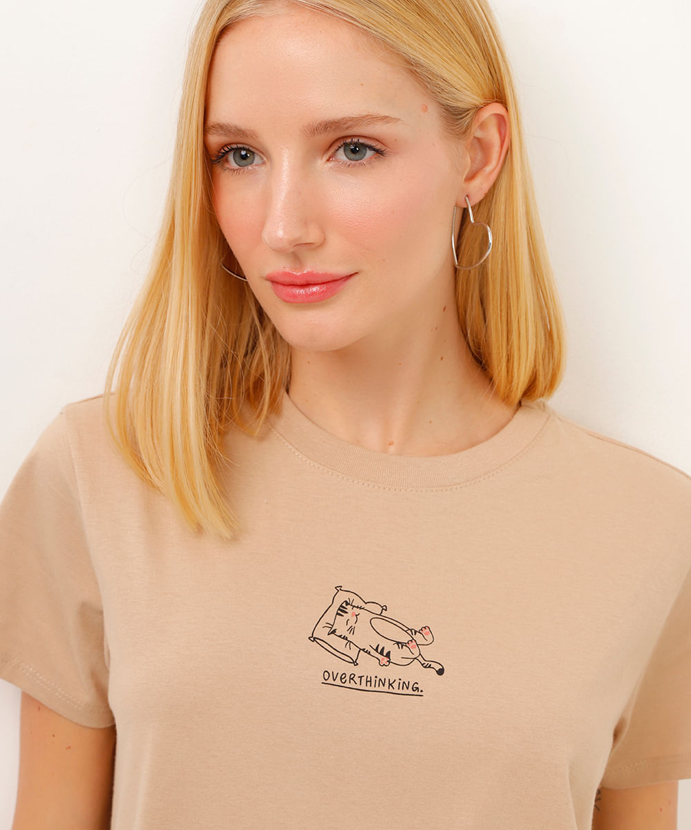 camiseta de algodão overthinking manga curta bege