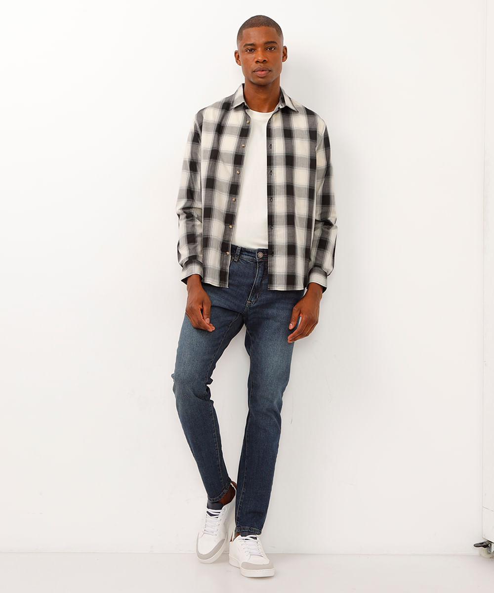 calça jeans slim com bolsos azul