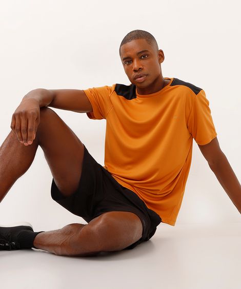 camiseta esportiva com recorte manga curta amarelo