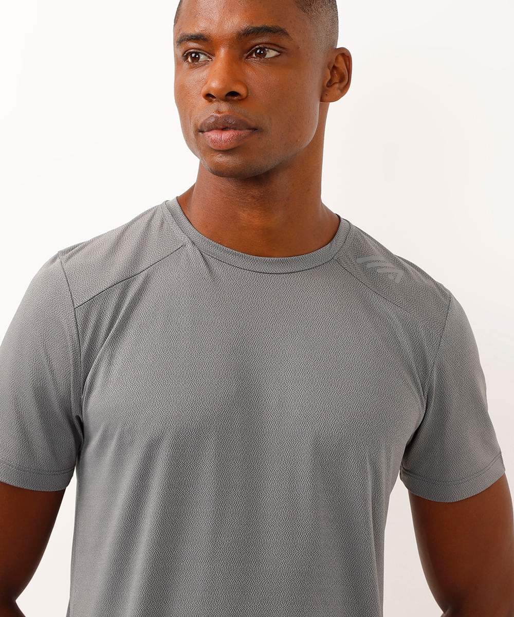 camiseta básica cinza