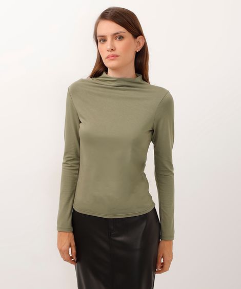 blusa de viscose gola alta e franzido verde militar