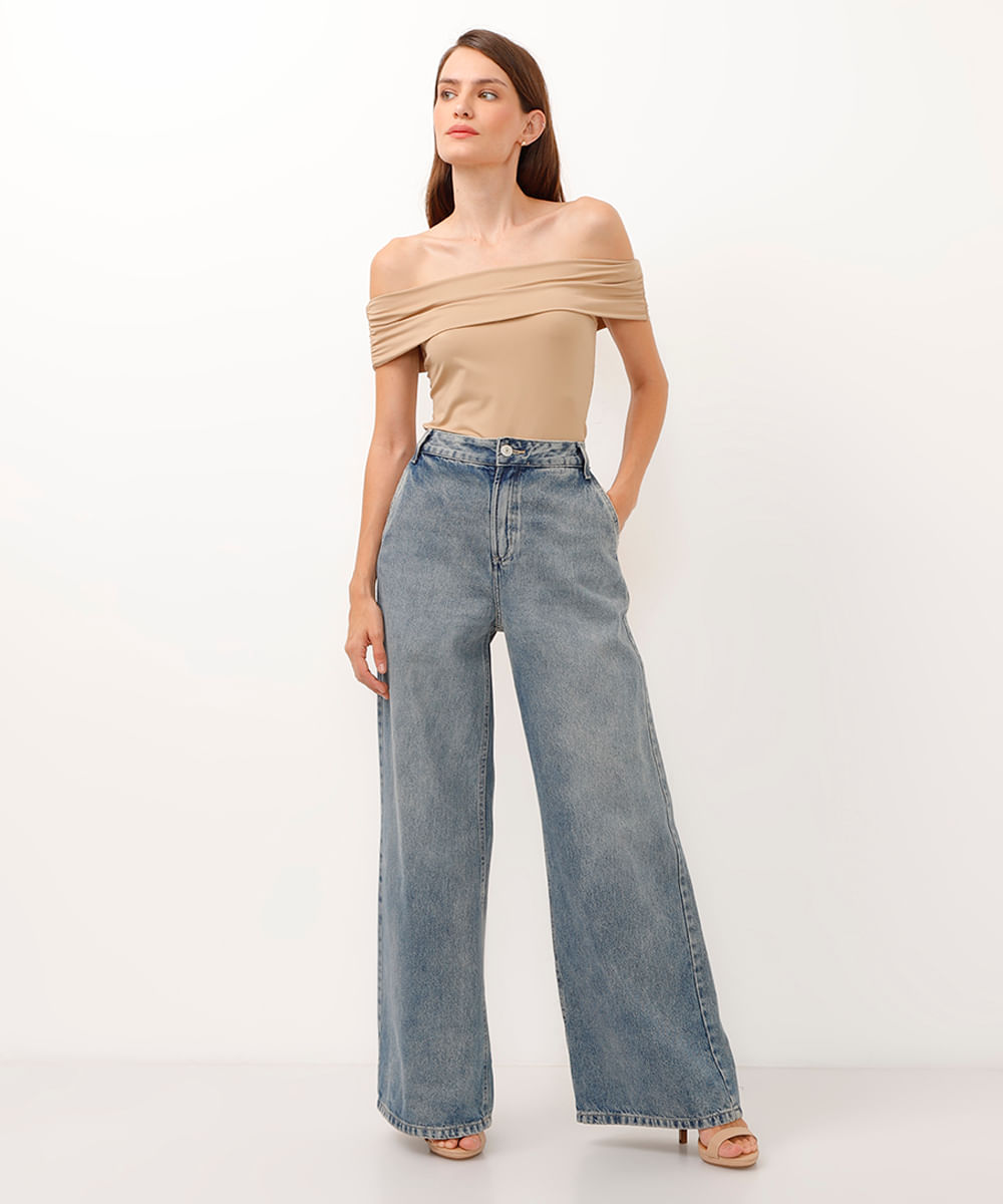 blusa alongada ombro a ombro bege