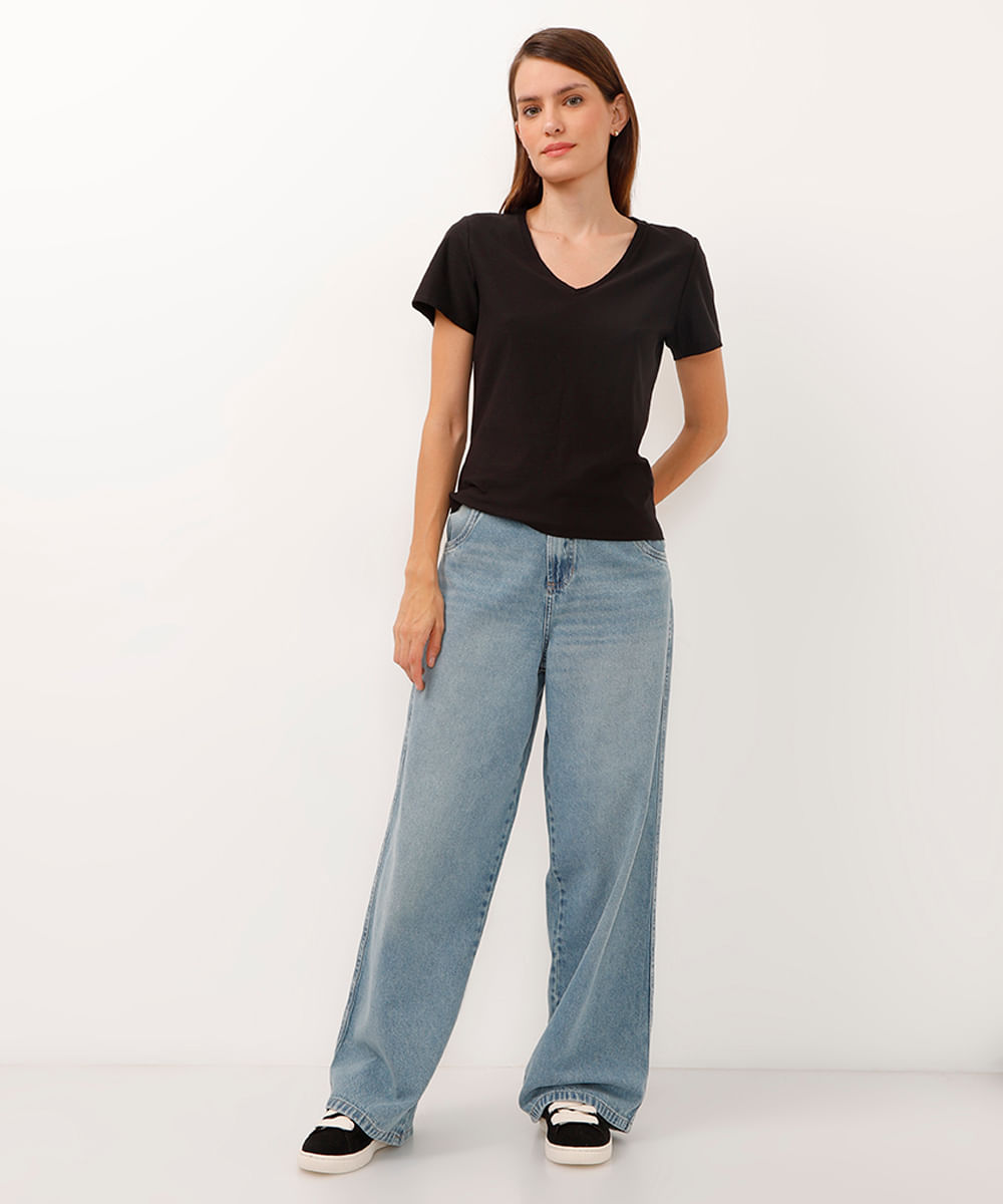 camiseta de algodão peruano decote v preta