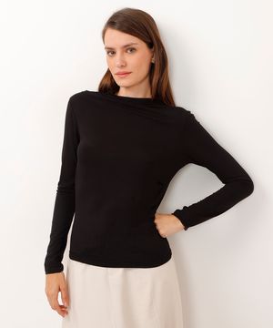 blusa de viscose gola alta e franzido preta