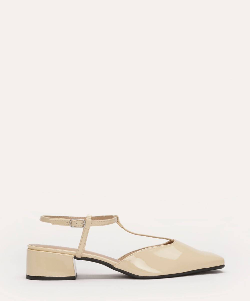 scarpin em verniz salto baixo bico quadrado oneself bege